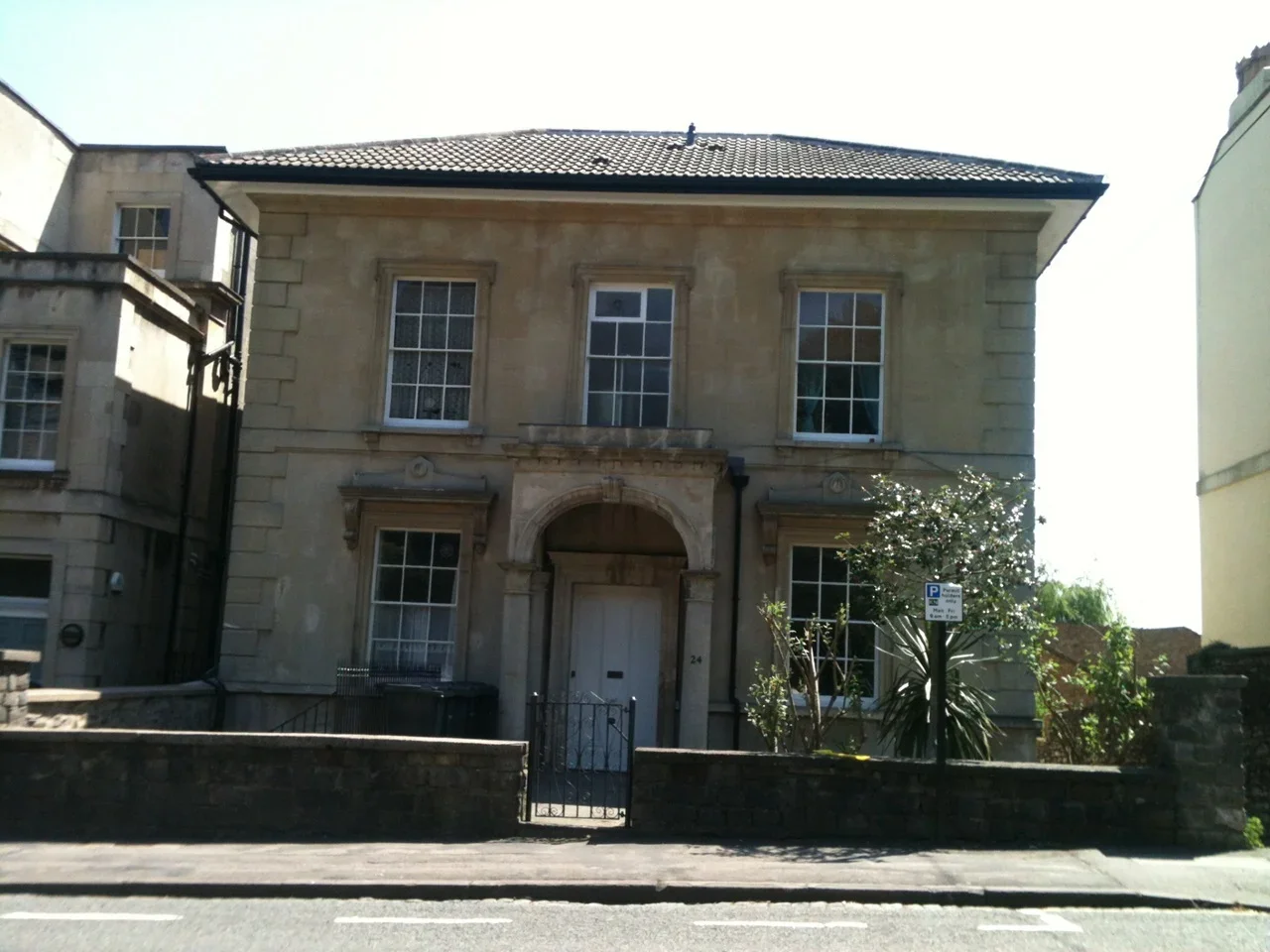 Flat Cotham Road in Bristol