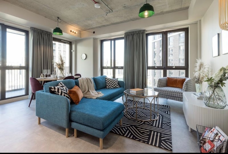 Room Atlantic Crescent in Greater London