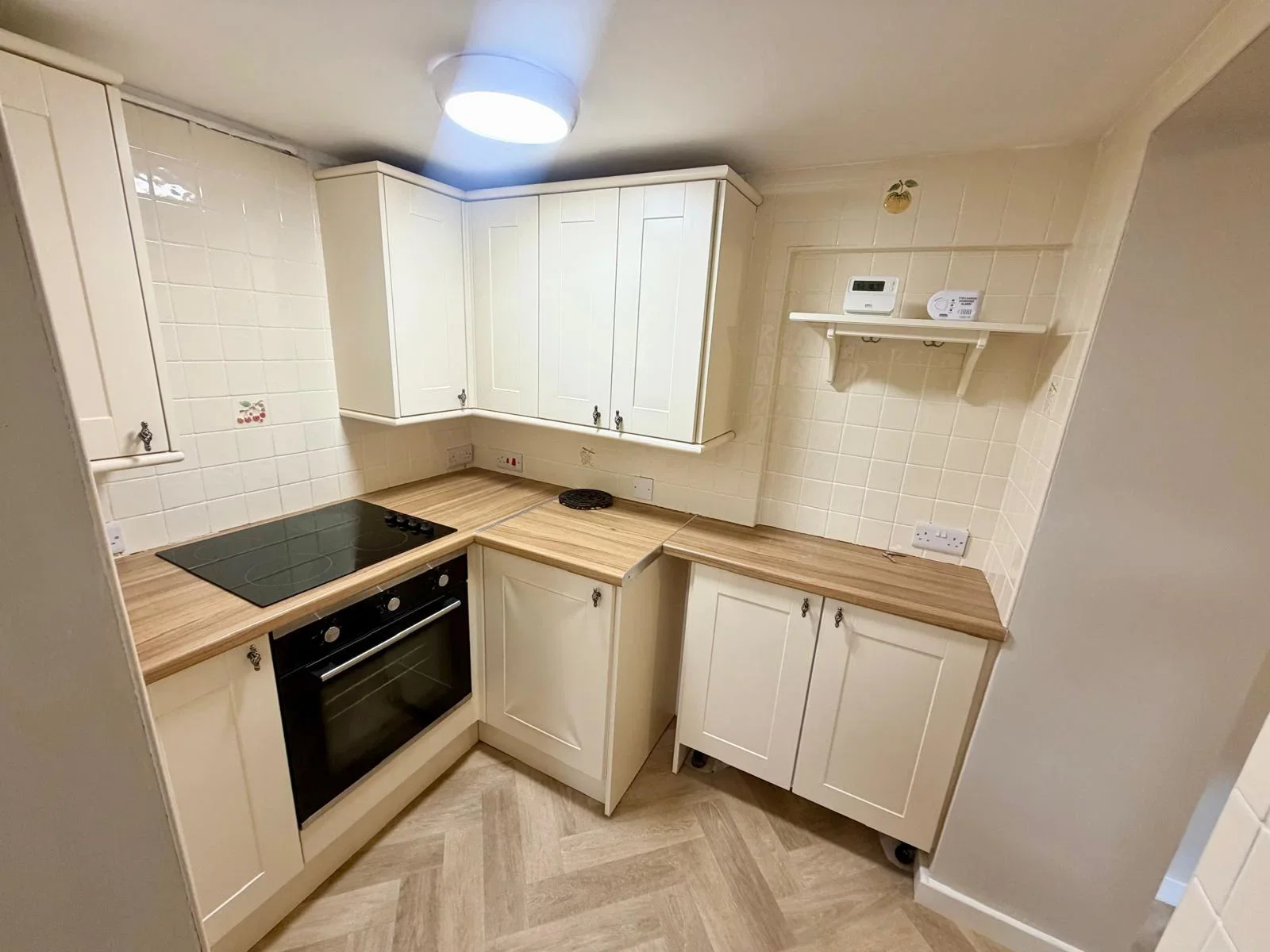 Flat Merlin Way in Hart Station