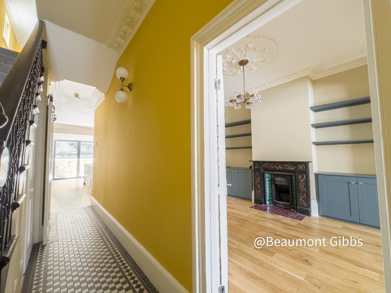 House Woodhill in Greater London