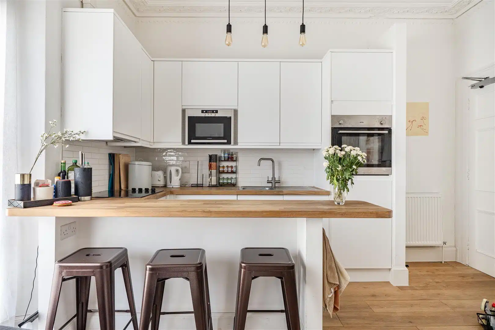 Flat Oakfield Place in Bristol