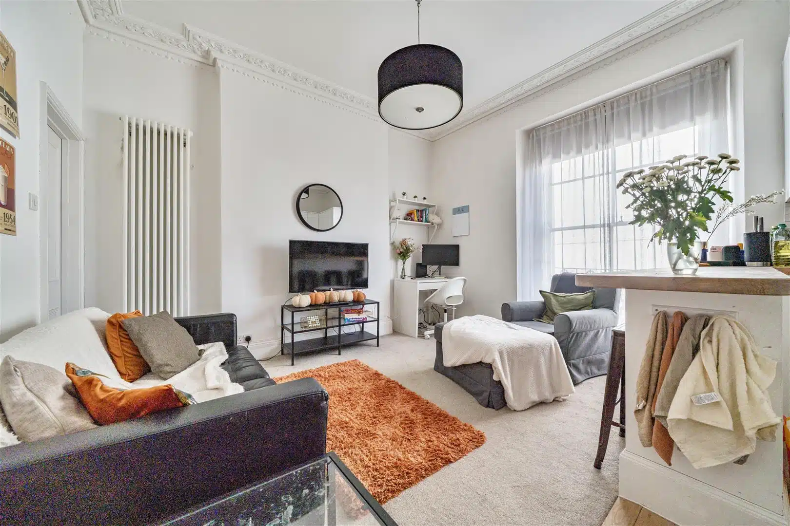 Flat Oakfield Place in Bristol