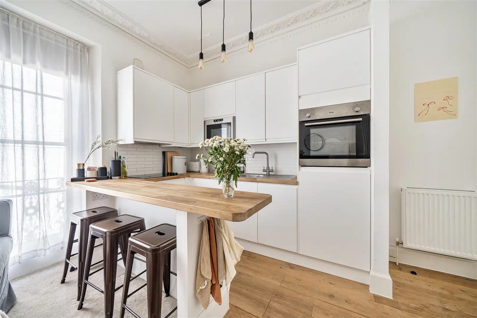 Flat Oakfield Place in Bristol