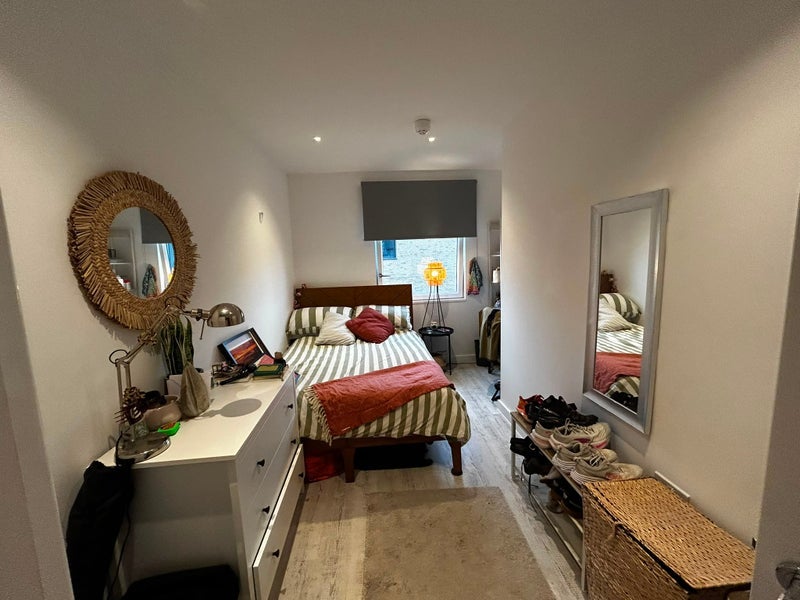 Room Sopwith Avenue in Greater London