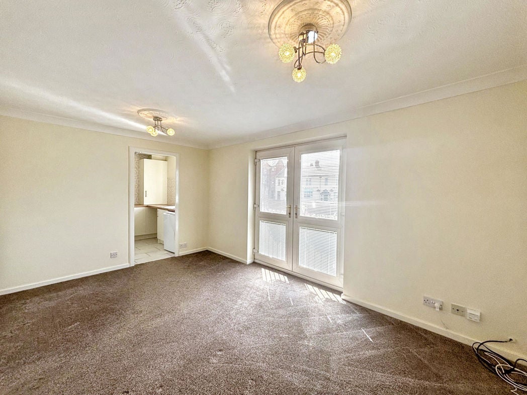 Flat Clovelly Gardens in Bedlington