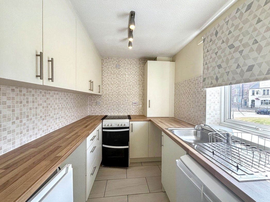 Flat Clovelly Gardens in Bedlington
