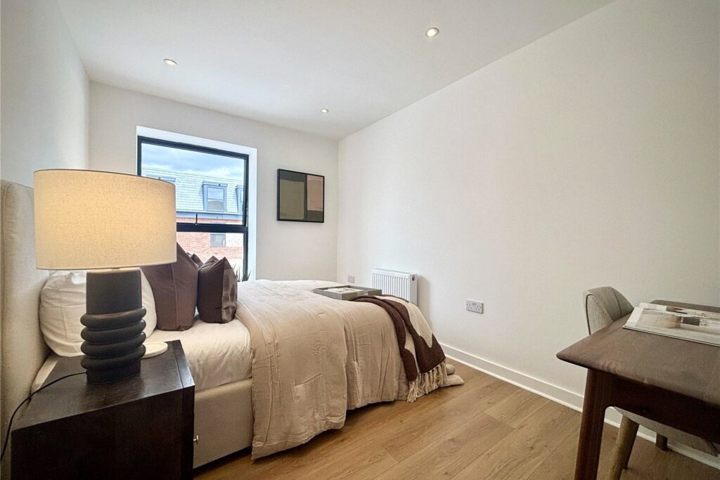 Flat Victoria Road in Rushmoor