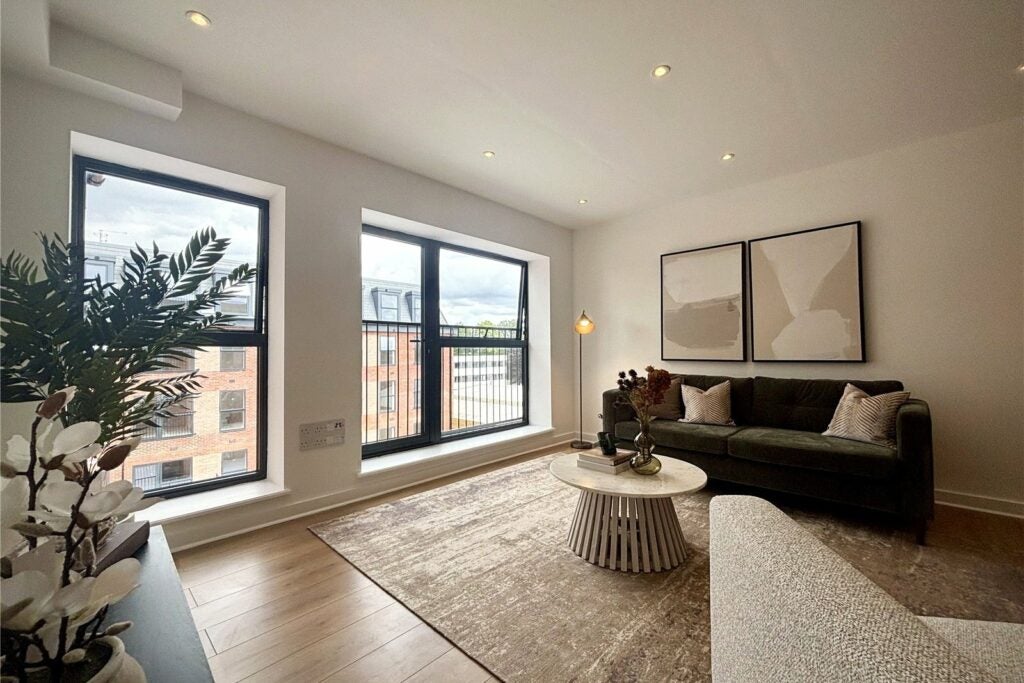 Flat Victoria Road in Rushmoor