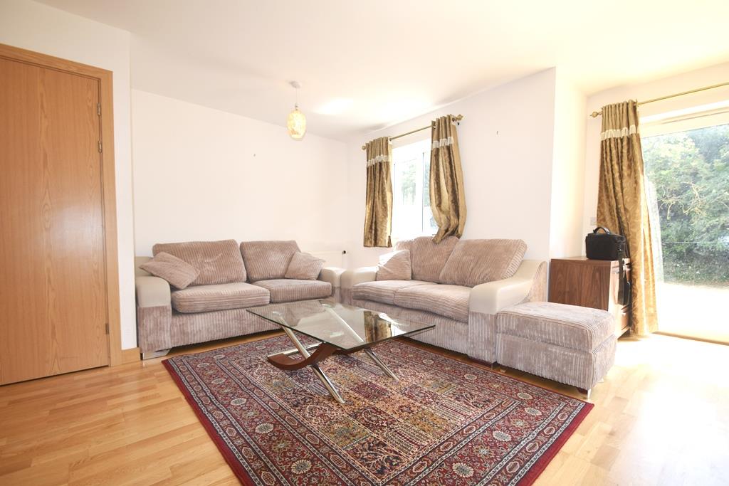House Evergreen Drive in Greater London