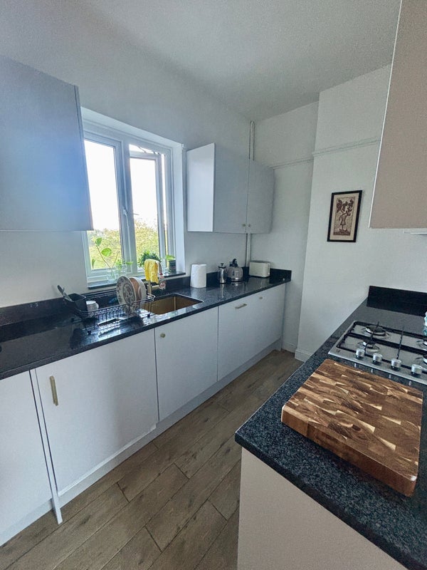 Flat Rutland Walk in Greater London