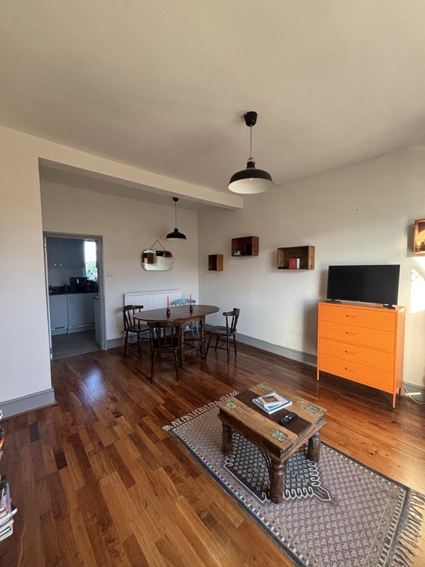 Flat Rutland Walk in Greater London