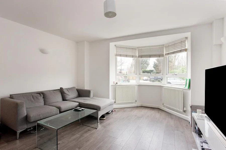 Flat Kew Bridge Court in Greater London