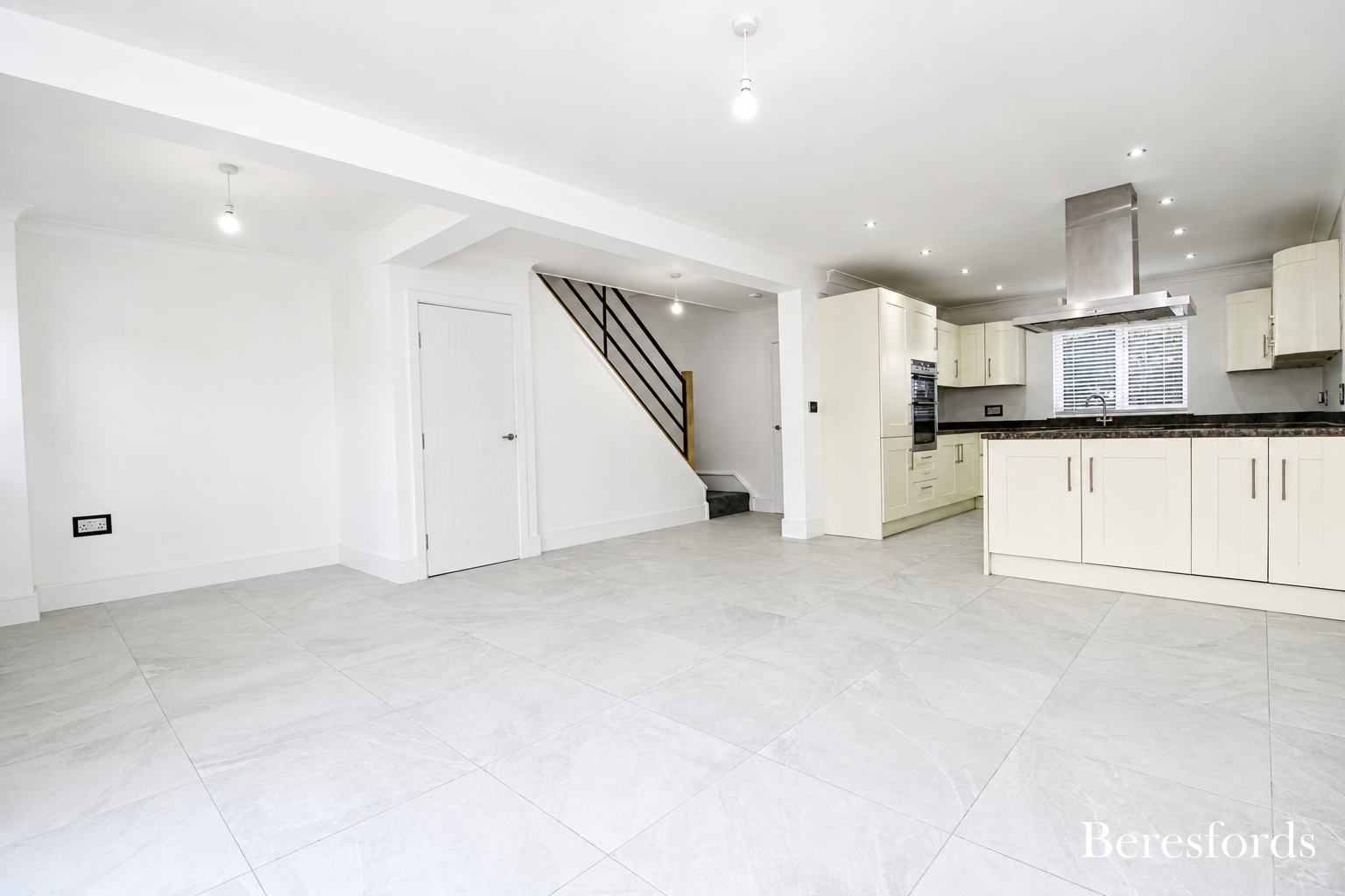 House Hampden Crescent in Brentwood