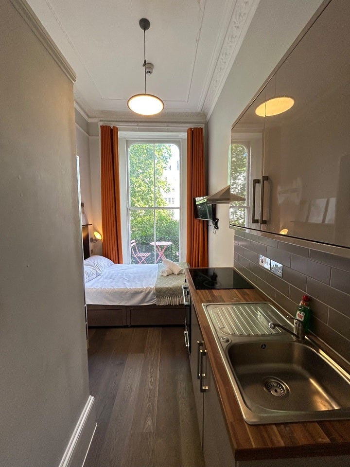 Flat Leinster Square in City of Westminster