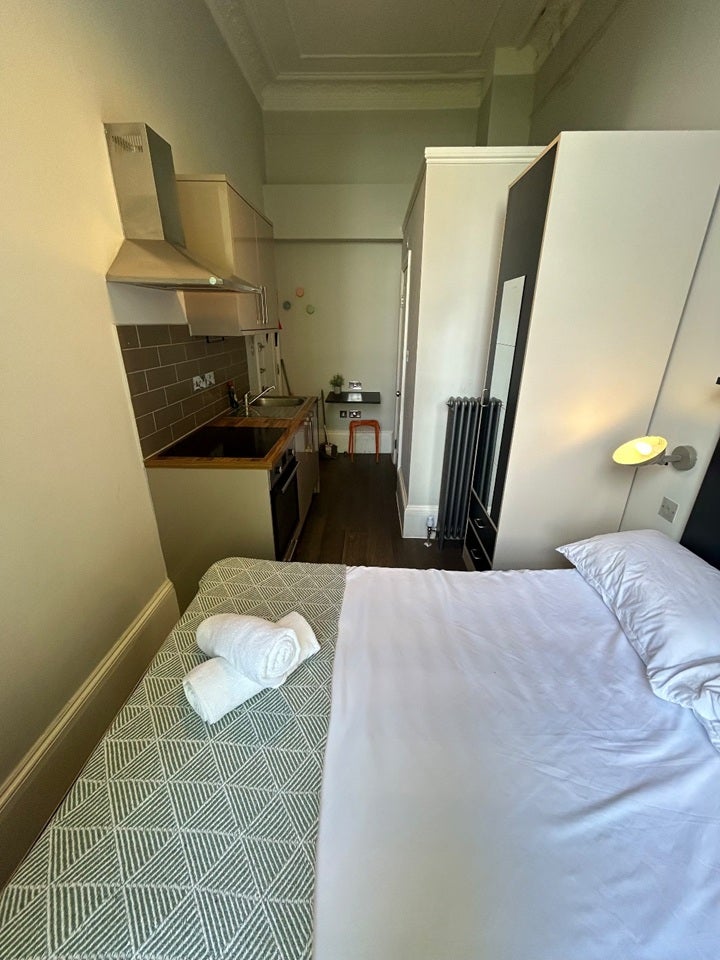Flat Leinster Square in City of Westminster