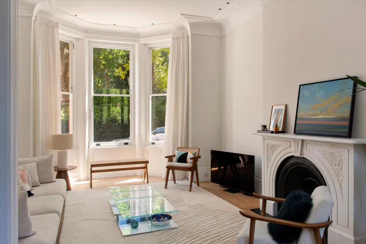 Flat Barkston Gardens in Greater London
