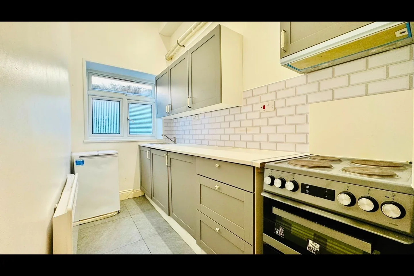 Flat Aldborough Road South in Greater London
