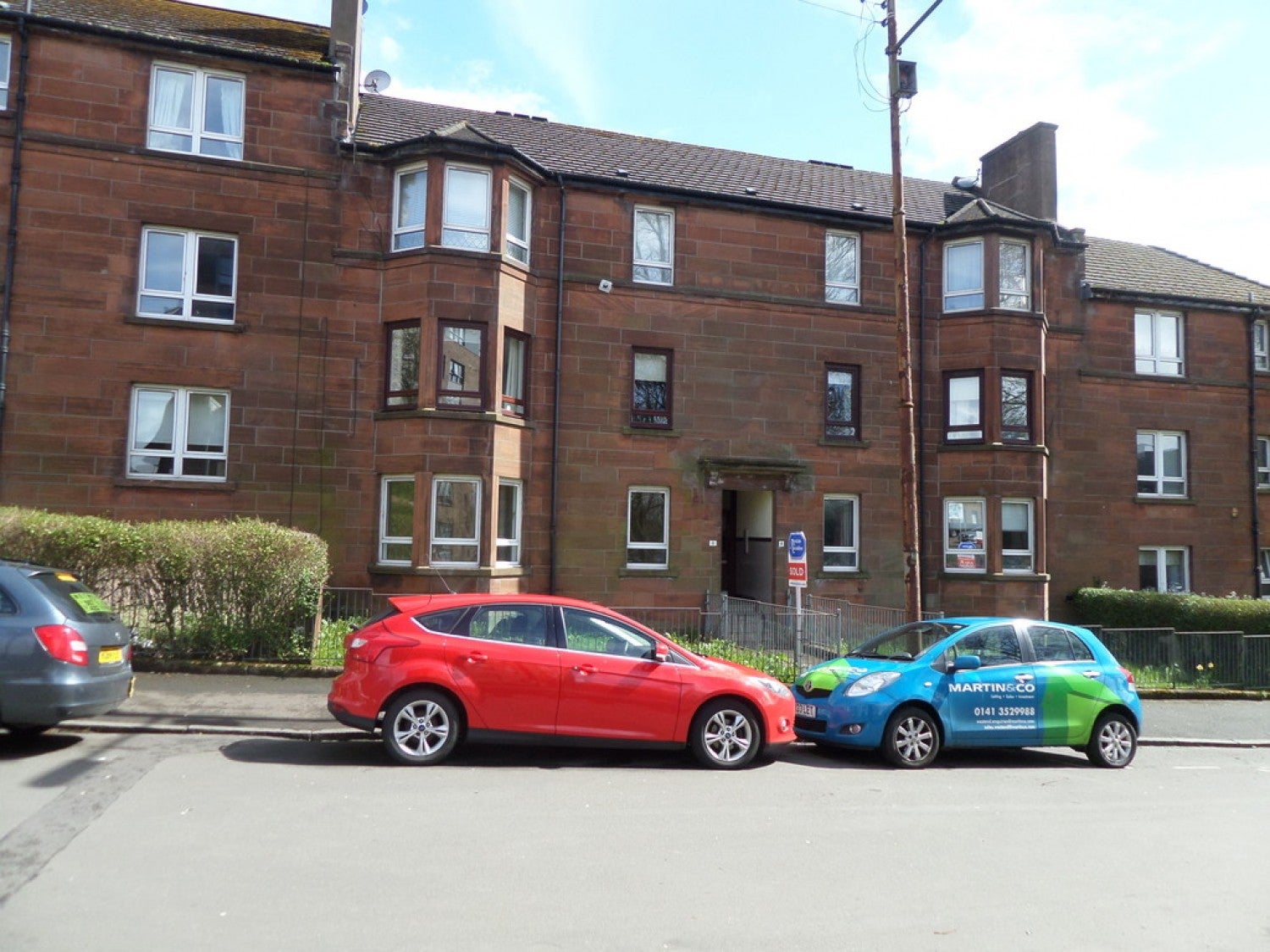 Flat Larchfield Place in Glasgow