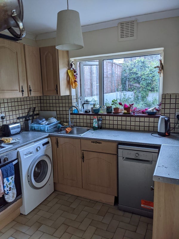 Room Gillespie Road in Greater London