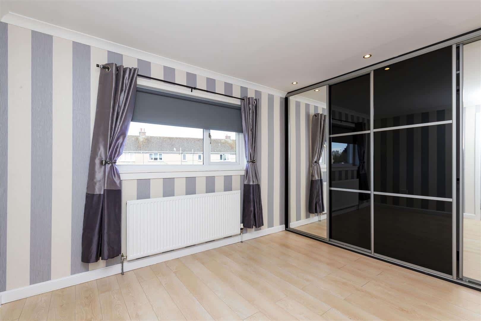 Flat Fellsview Avenue in Kirkintilloch