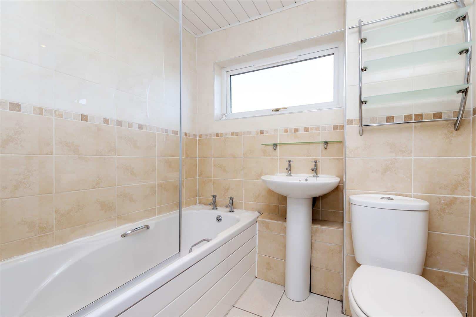 Flat Fellsview Avenue in Kirkintilloch