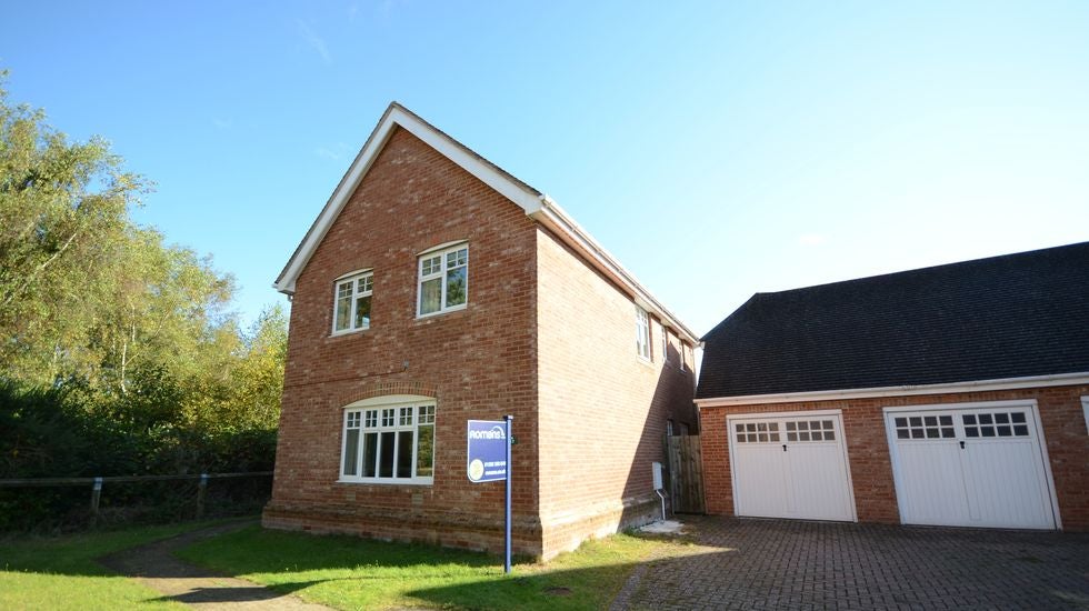 House Marrow Meade in Hart
