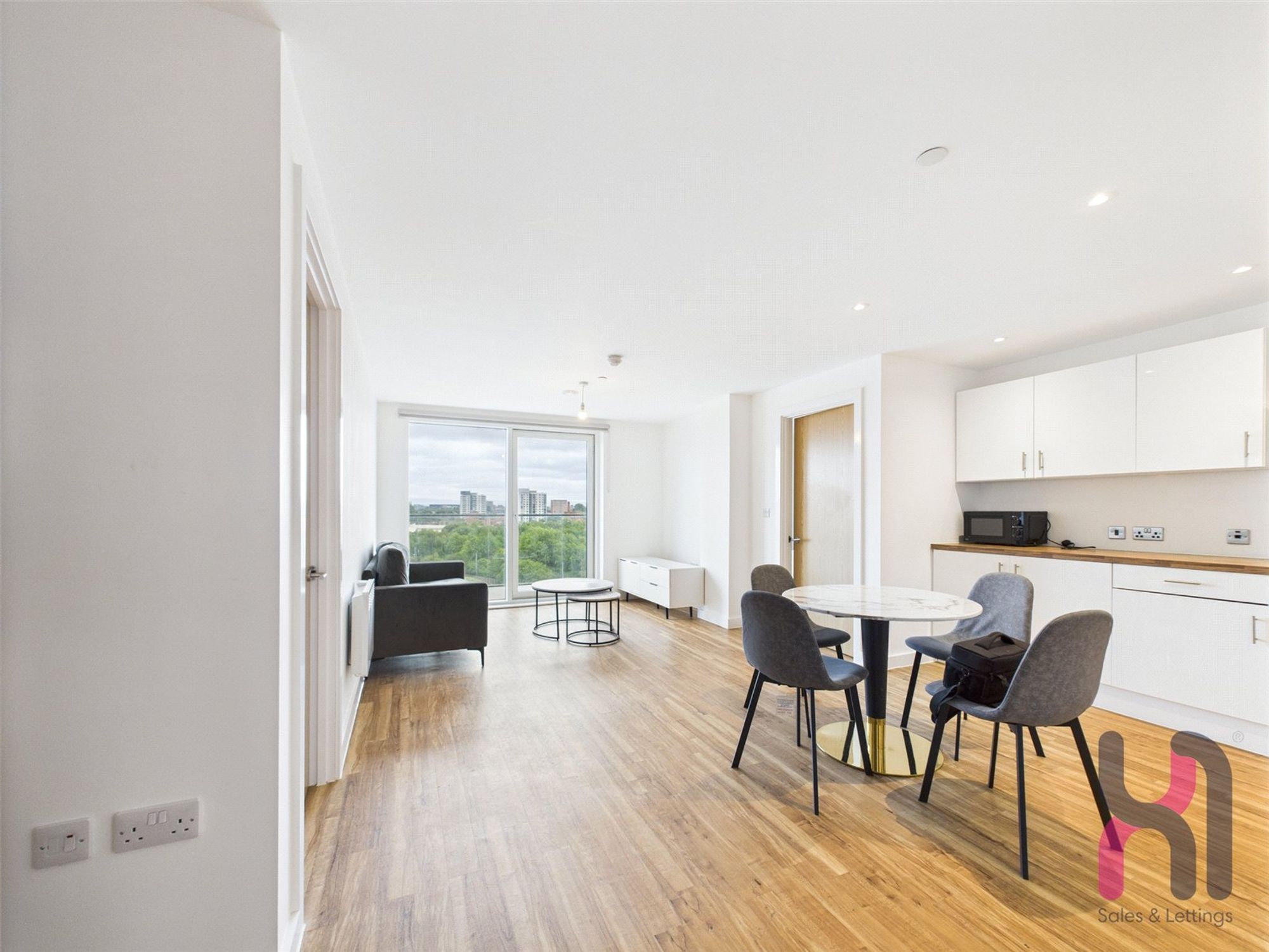 Flat Pomona Strand in Trafford