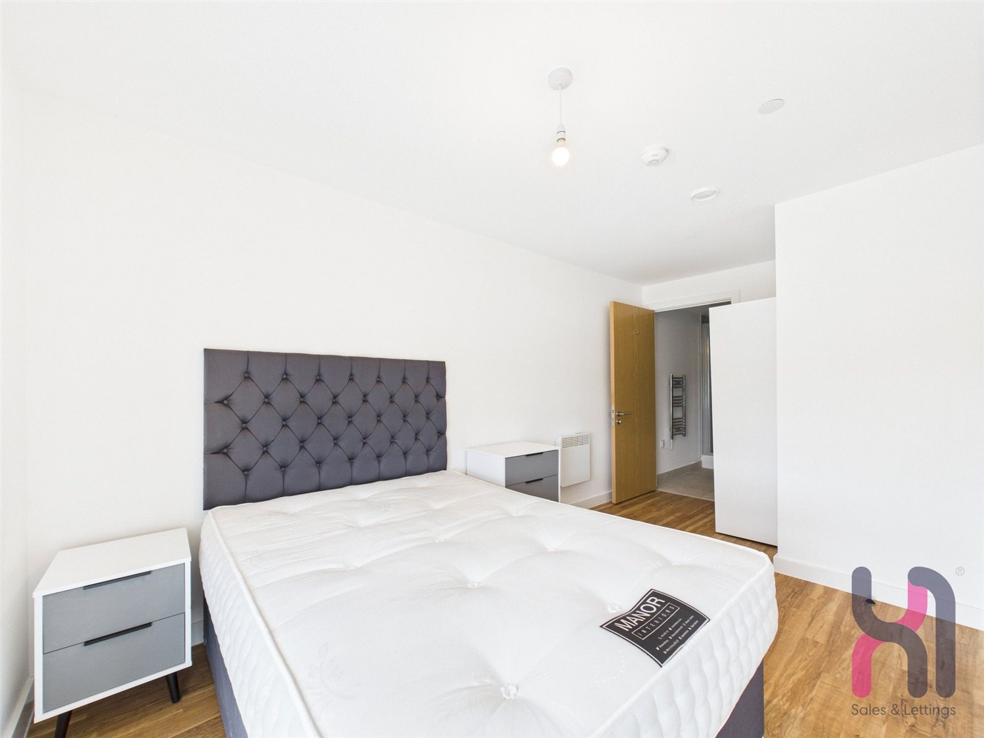 Flat Pomona Strand in Trafford