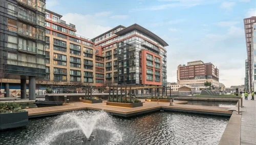 Flat Merchant Square in City of Westminster