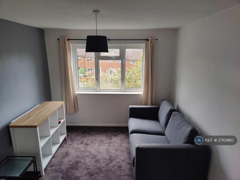 Flat Kirkstall Close in Swindon