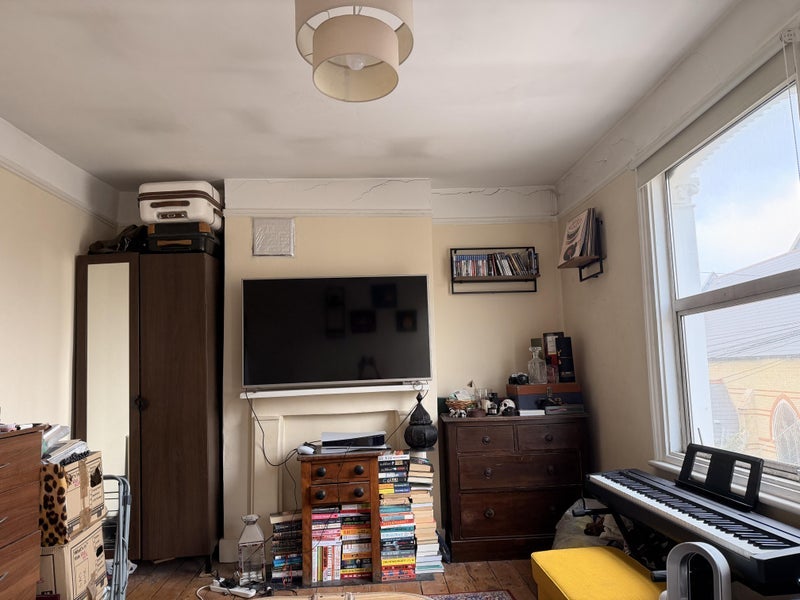 Room Santley Street in Greater London