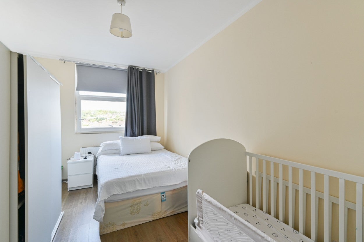 Flat Lewisham High Street in Greater London