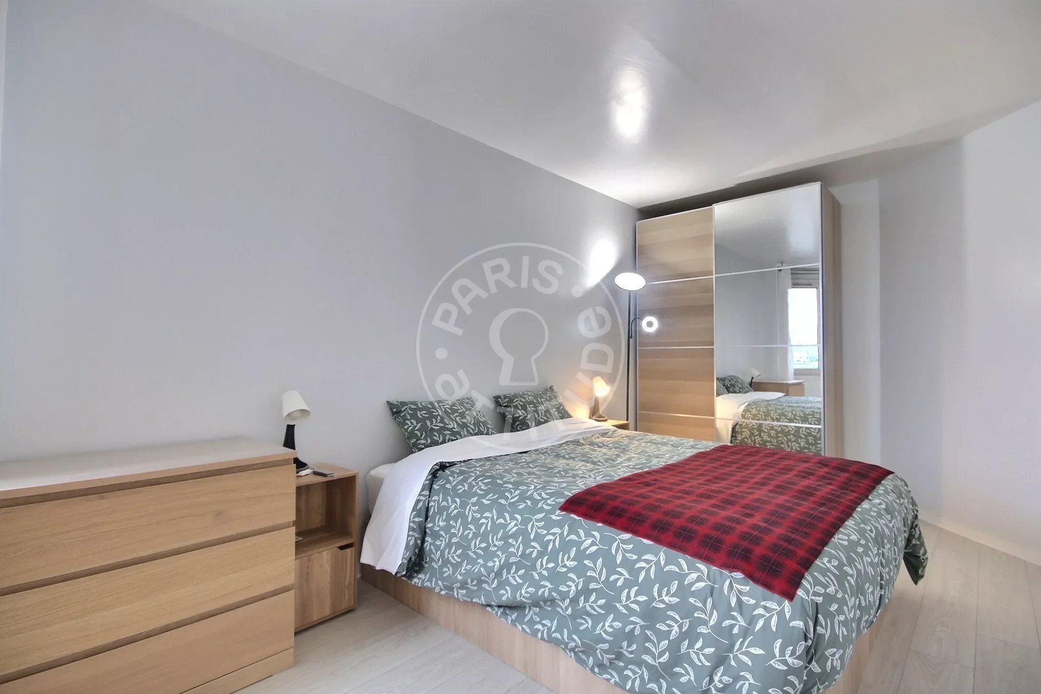 Appartement Place Robert Desnos à Paris