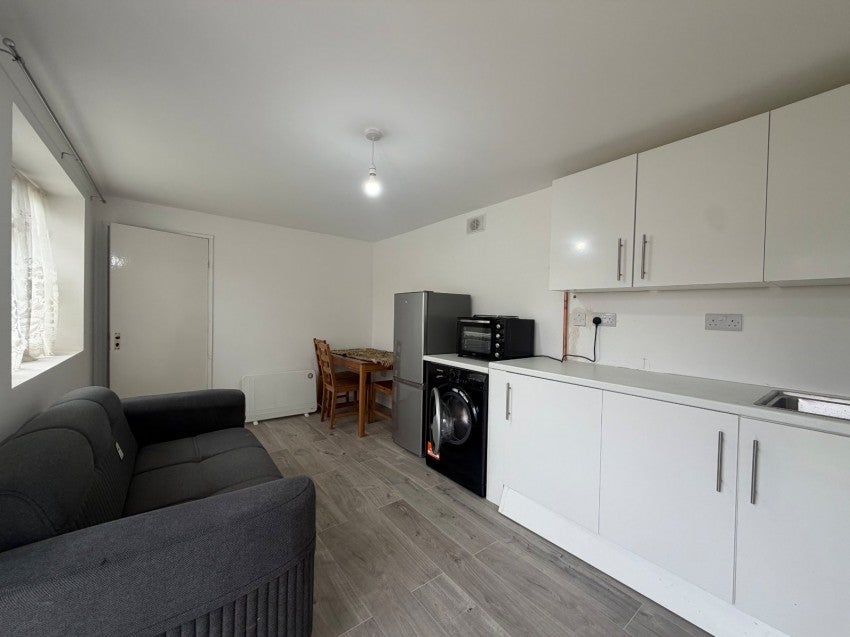 Flat Celia Crescent in Borough of Spelthorne