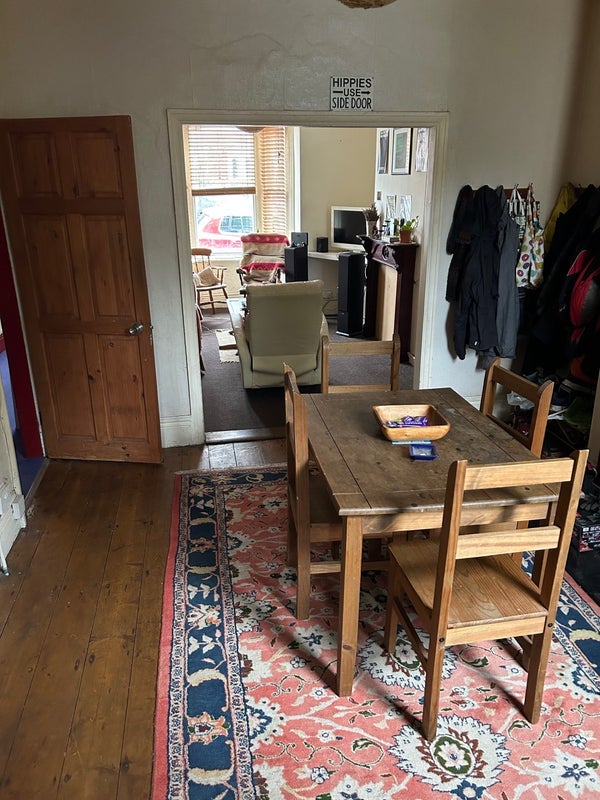 Room Thompson Road in Sheffield