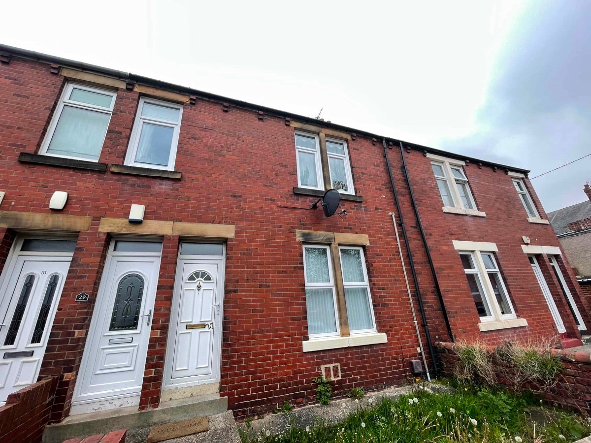 Flat Ravensworth Road in Birtley