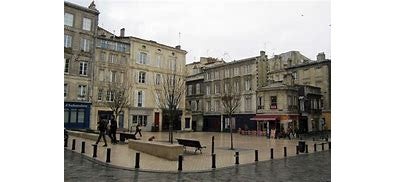 Room Rue des Treilles in Libourne