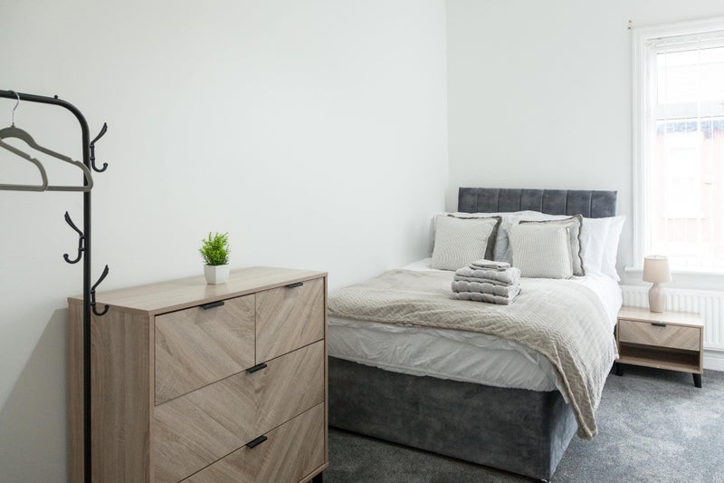 Room East Grove in Manchester