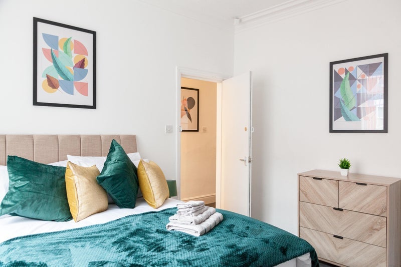 Room East Grove in Manchester