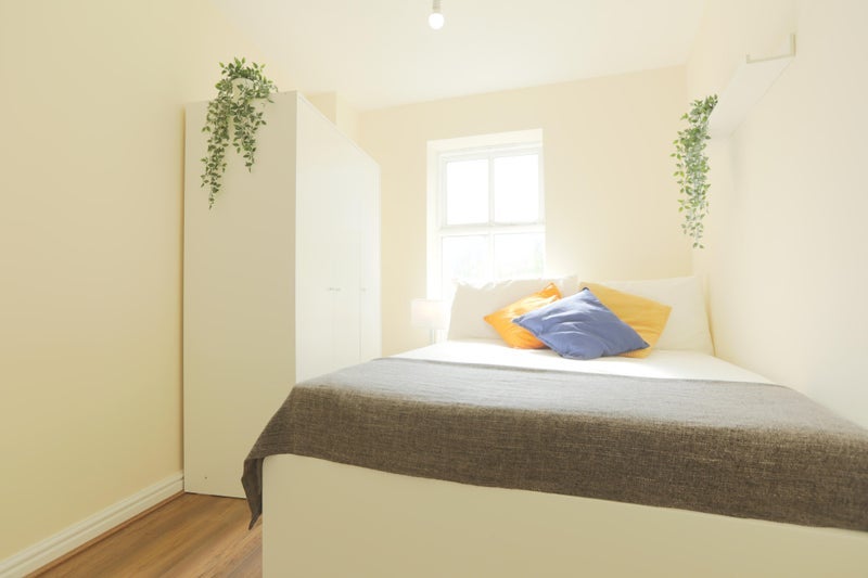Room Milligan Street in Greater London