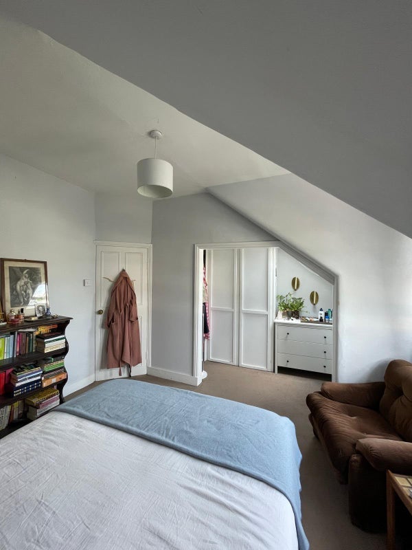 Flat Hillfield Avenue in Greater London
