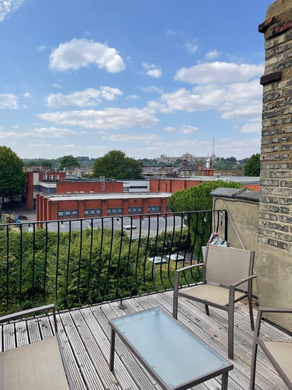 Flat Hillfield Avenue in Greater London