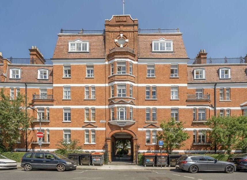 Flat Avonmore Road in Greater London