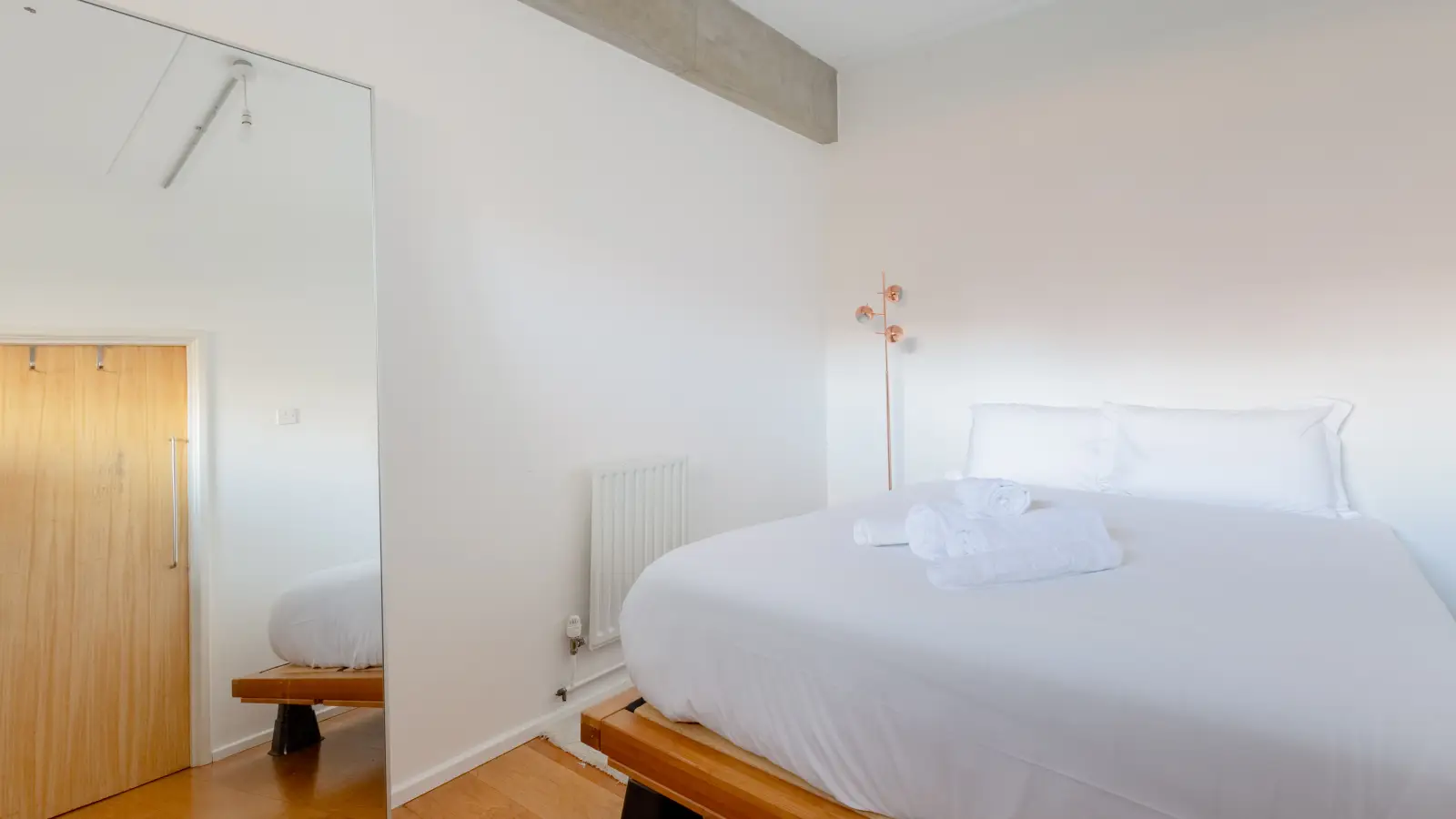 Flat Kingsland Road in Greater London