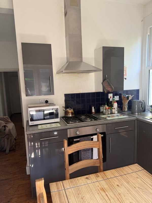 Room Ferme Park Road in Greater London