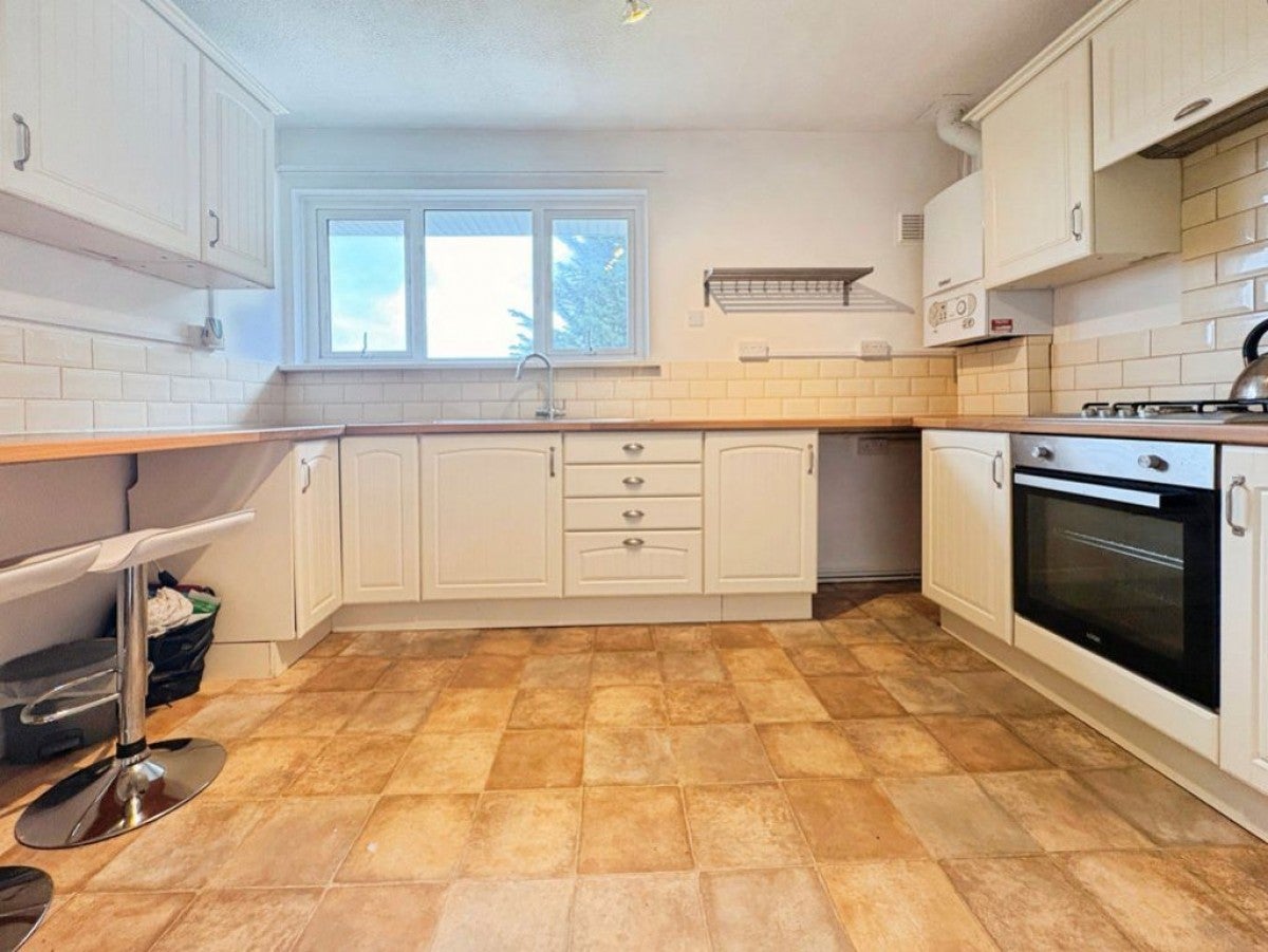 Flat Hendre Road in Pencoed