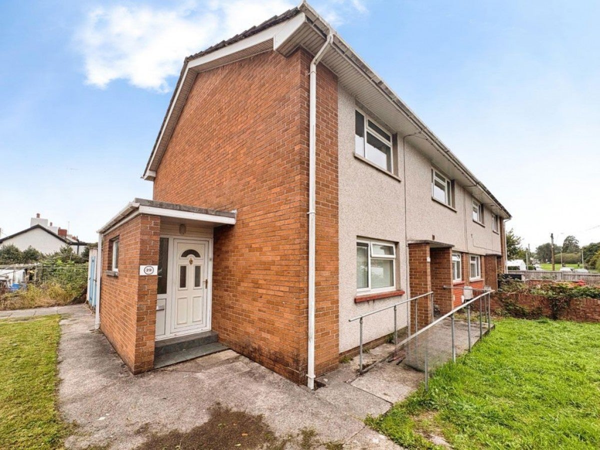 Flat Hendre Road in Pencoed