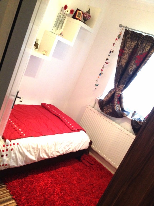 Room Bridge Road in Greater London