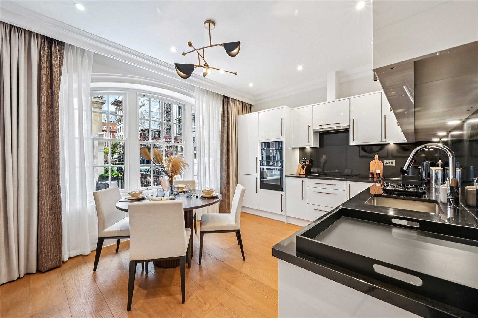 Flat Stratton Street in City of Westminster