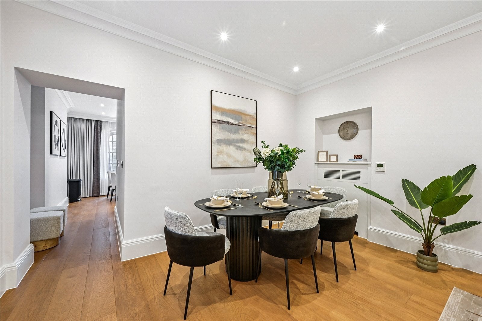 Flat Stratton Street in City of Westminster